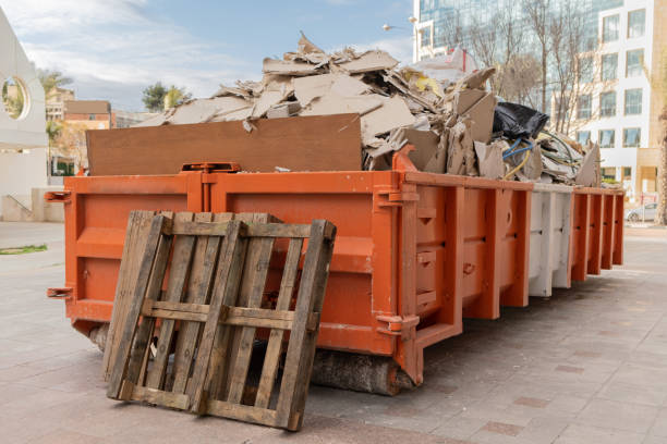 Best Construction Debris Removal  in Oconomowoc, WI